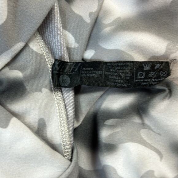 WITH - wear it to heart grey Camo leggings, - Picture 8 of 8